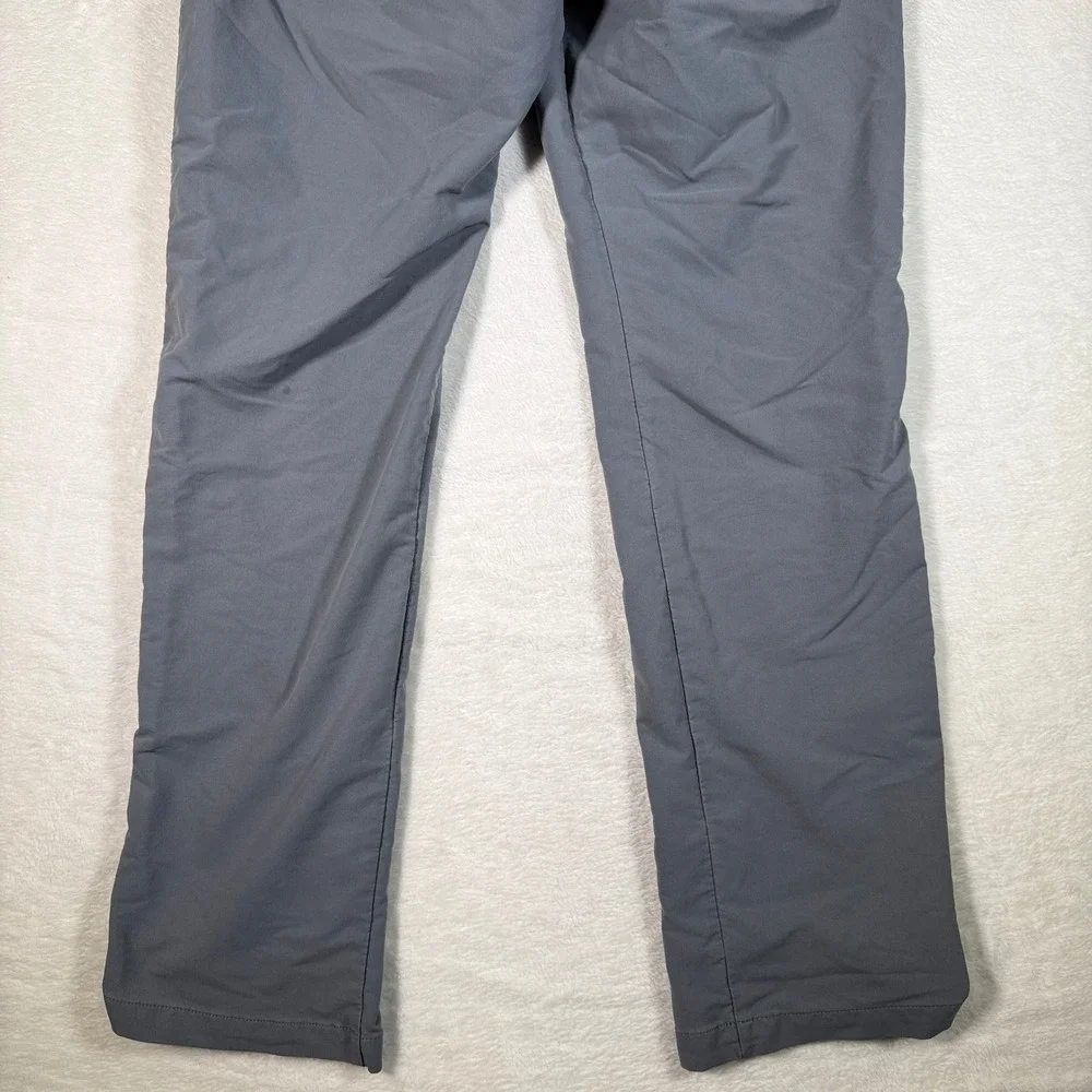 Under Armour Men's Gray Flat Front Straight Leg Chino‎ Golf Pants Size 36x32